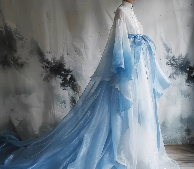 Gradient Blue Glossy Crystal Organza – Water-Inspired Sheer Fabric