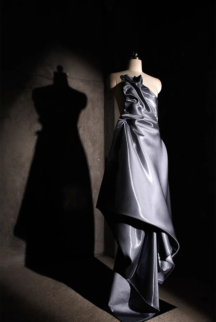 Lustre Flow Fabric – High-Gloss Reflective Textile