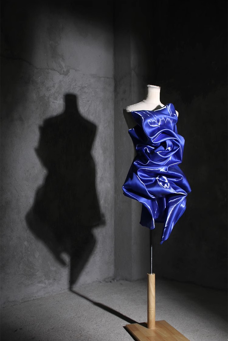 Lustre Flow Fabric – High-Gloss Reflective Textile