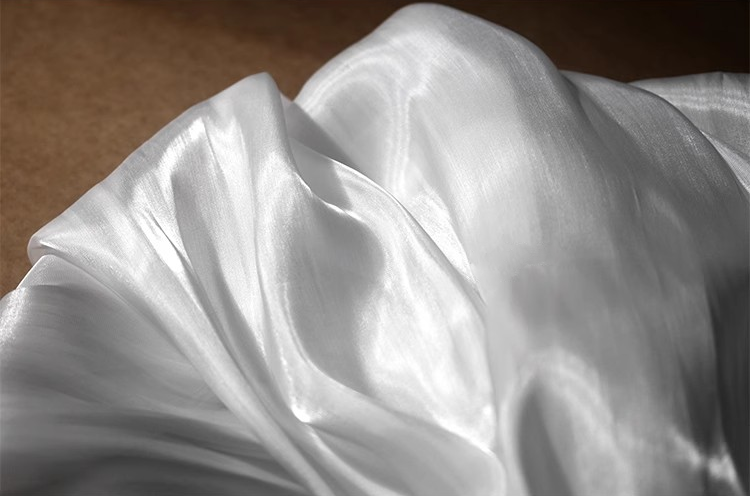 Luminous Silk Essence – Ultra-Smooth Draping Designer Fabric