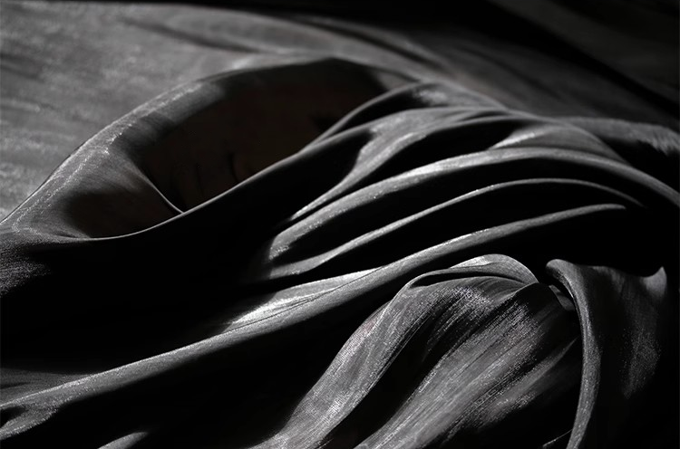 Luminous Silk Essence – Ultra-Smooth Draping Designer Fabric