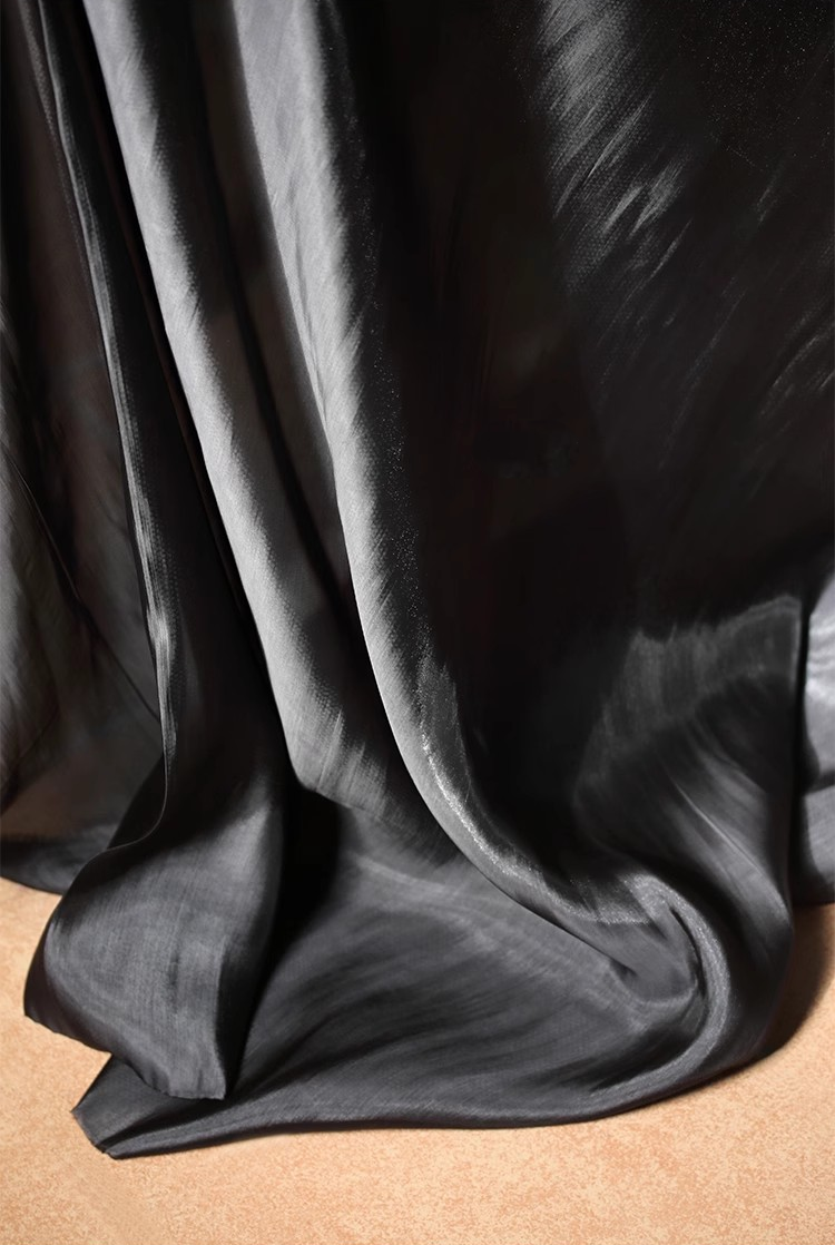 Luminous Silk Essence – Ultra-Smooth Draping Designer Fabric