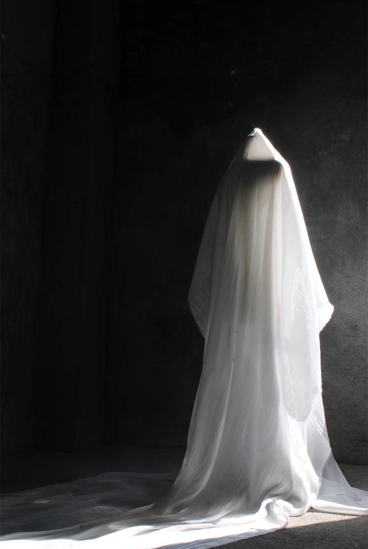 Luminous Silk Essence – Ultra-Smooth Draping Designer Fabric