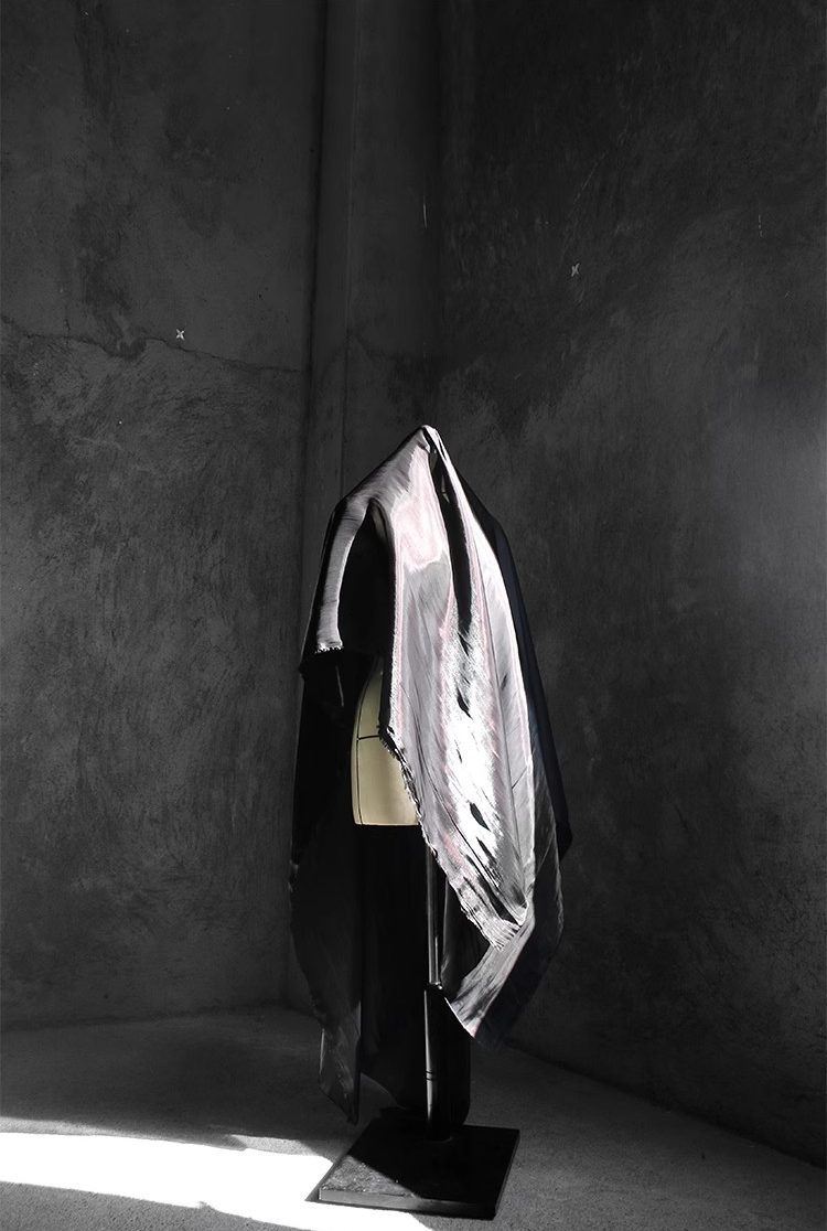 Luminous Silk Essence – Ultra-Smooth Draping Designer Fabric