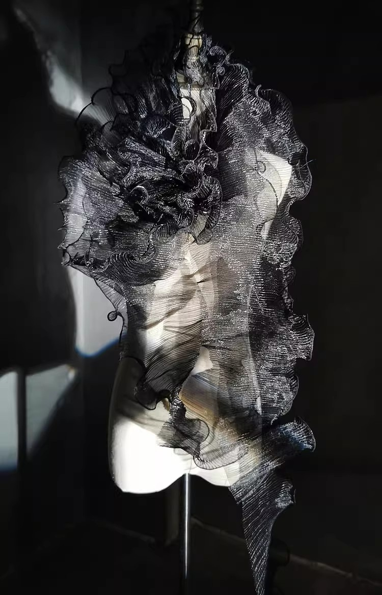 Organza Pleated Wave – Dimensional Ruffled Fabric