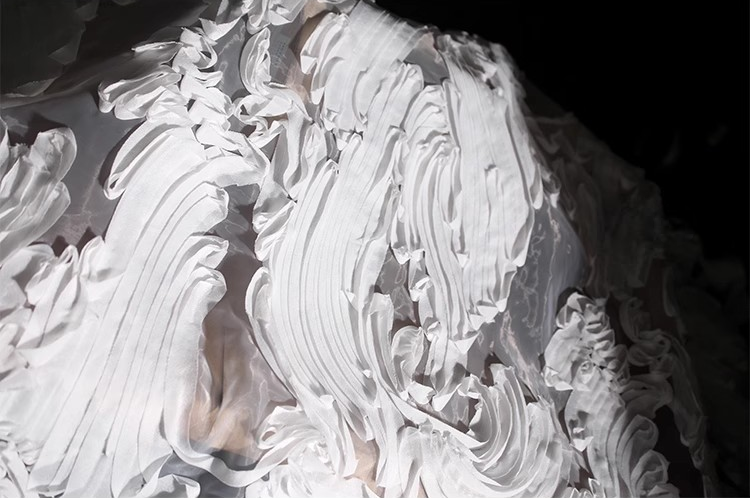 Oil Brush Organza Mesh – Sculpted Texture with a Fluid Artistic Feel