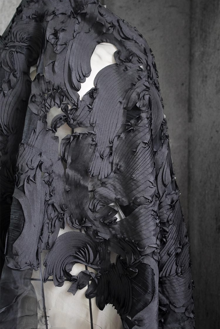Oil Brush Organza Mesh – Sculpted Texture with a Fluid Artistic Feel