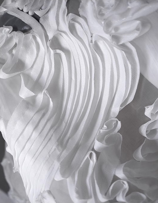 Oil Brush Organza Mesh – Sculpted Texture with a Fluid Artistic Feel