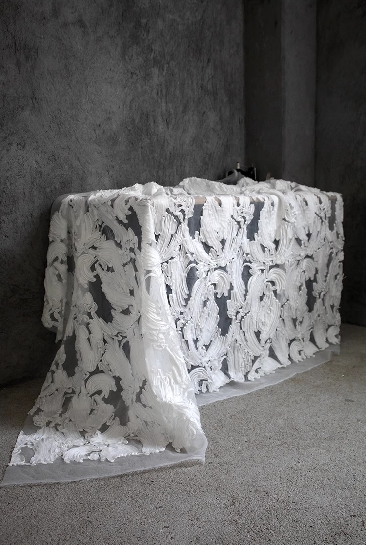 Oil Brush Organza Mesh – Sculpted Texture with a Fluid Artistic Feel