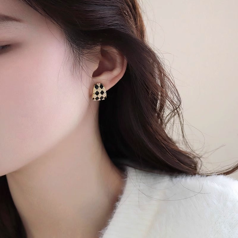 Vintage Checkered Pearl Stud Earrings – 2025 Sterling Silver Bestseller