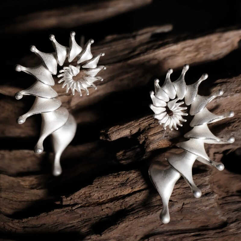 Original S925 Silver Conch Stud Earrings – Sculpted Design for Elegant Contour