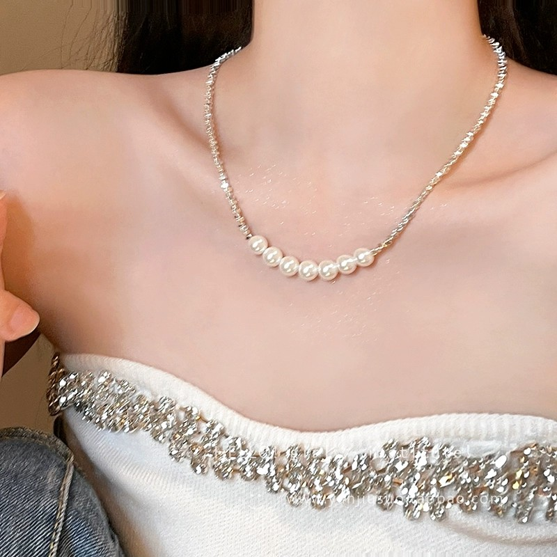 French Soft Glow – Sterling Silver Fragment & Pearl Necklace with Elegant Collarbone Design