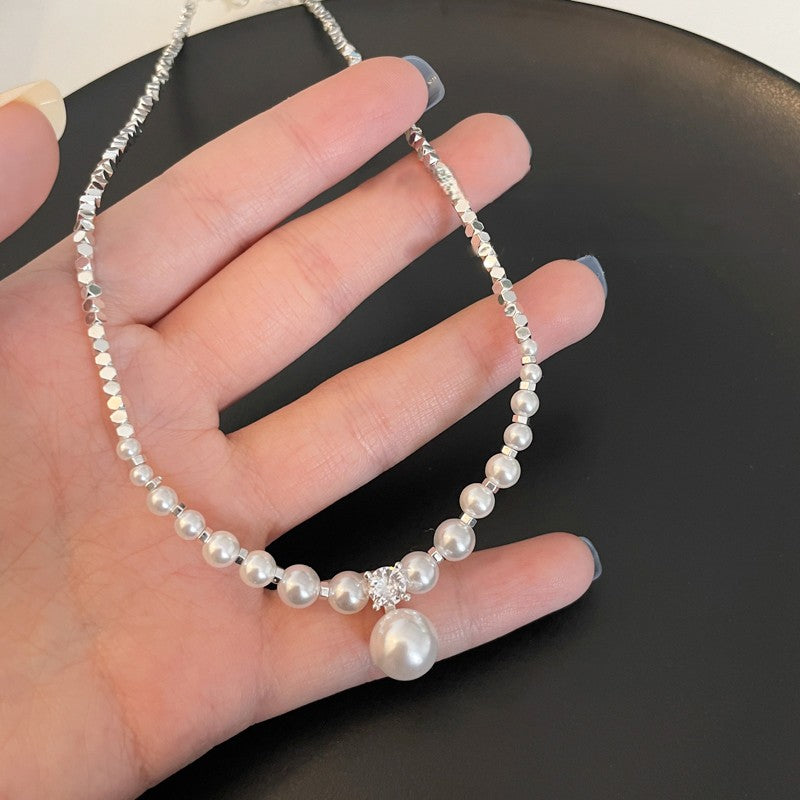 French Soft Glow – Sterling Silver Fragment & Pearl Necklace with Elegant Collarbone Design