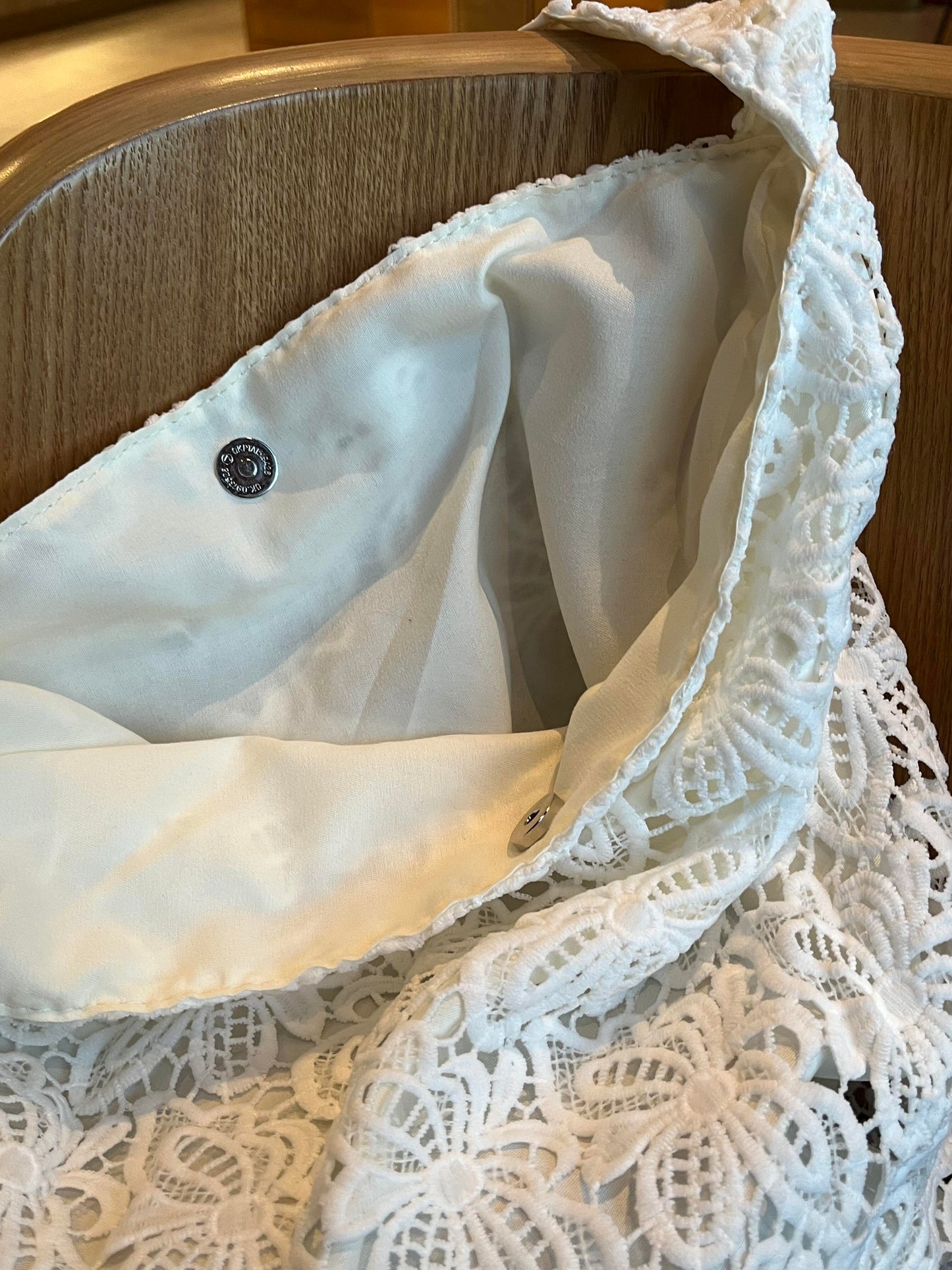 Lace Meadow – Summer Soft Lace Tote with Pastoral Charm & Commuter Capacity