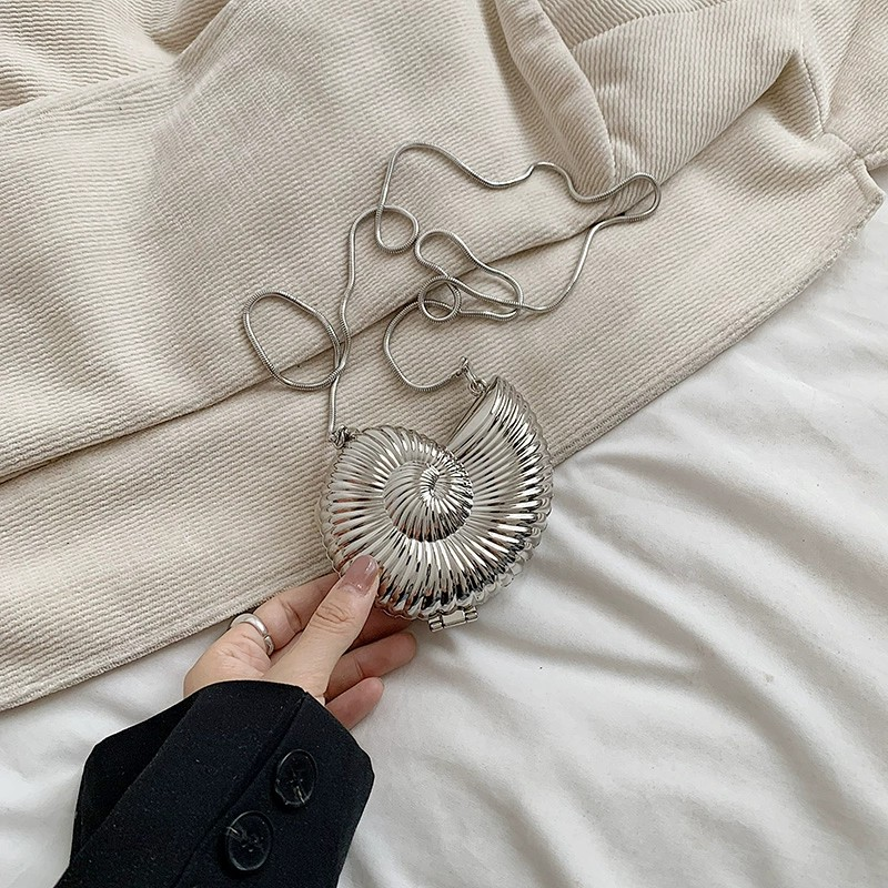 Niche Design SeaChime Shell Bag – Conch-Shaped Shoulder Charm