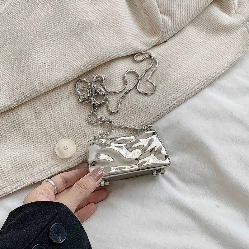 Niche Design SeaChime Shell Bag – Conch-Shaped Shoulder Charm