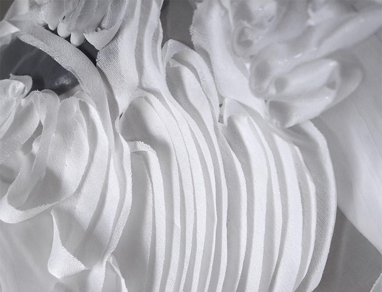 Oil Brush Organza Mesh – Sculpted Texture with a Fluid Artistic Feel