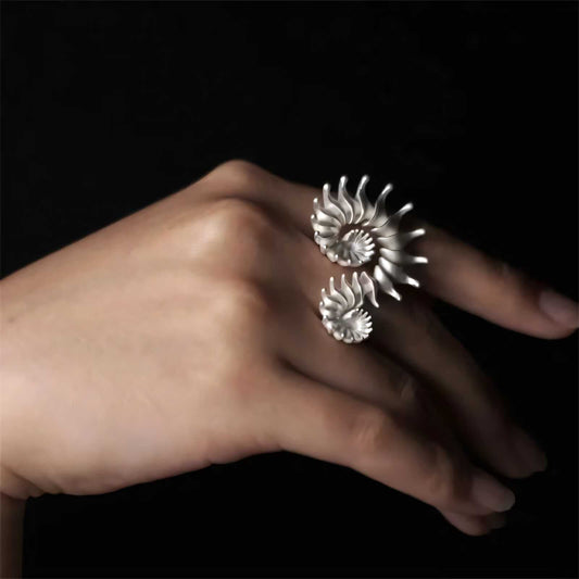 Conch-Inspired Open Ring & Brooch – French Retro Design with Sculptural Elegance