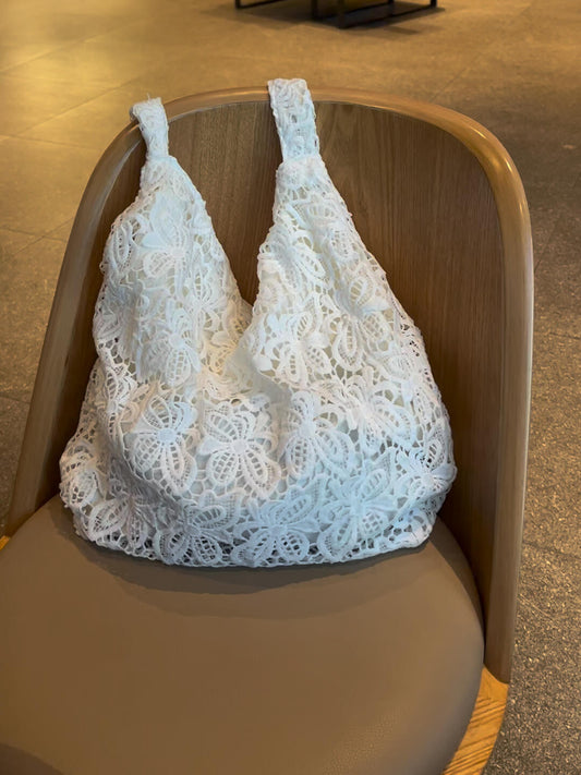 Lace Meadow – Summer Soft Lace Tote with Pastoral Charm & Commuter Capacity